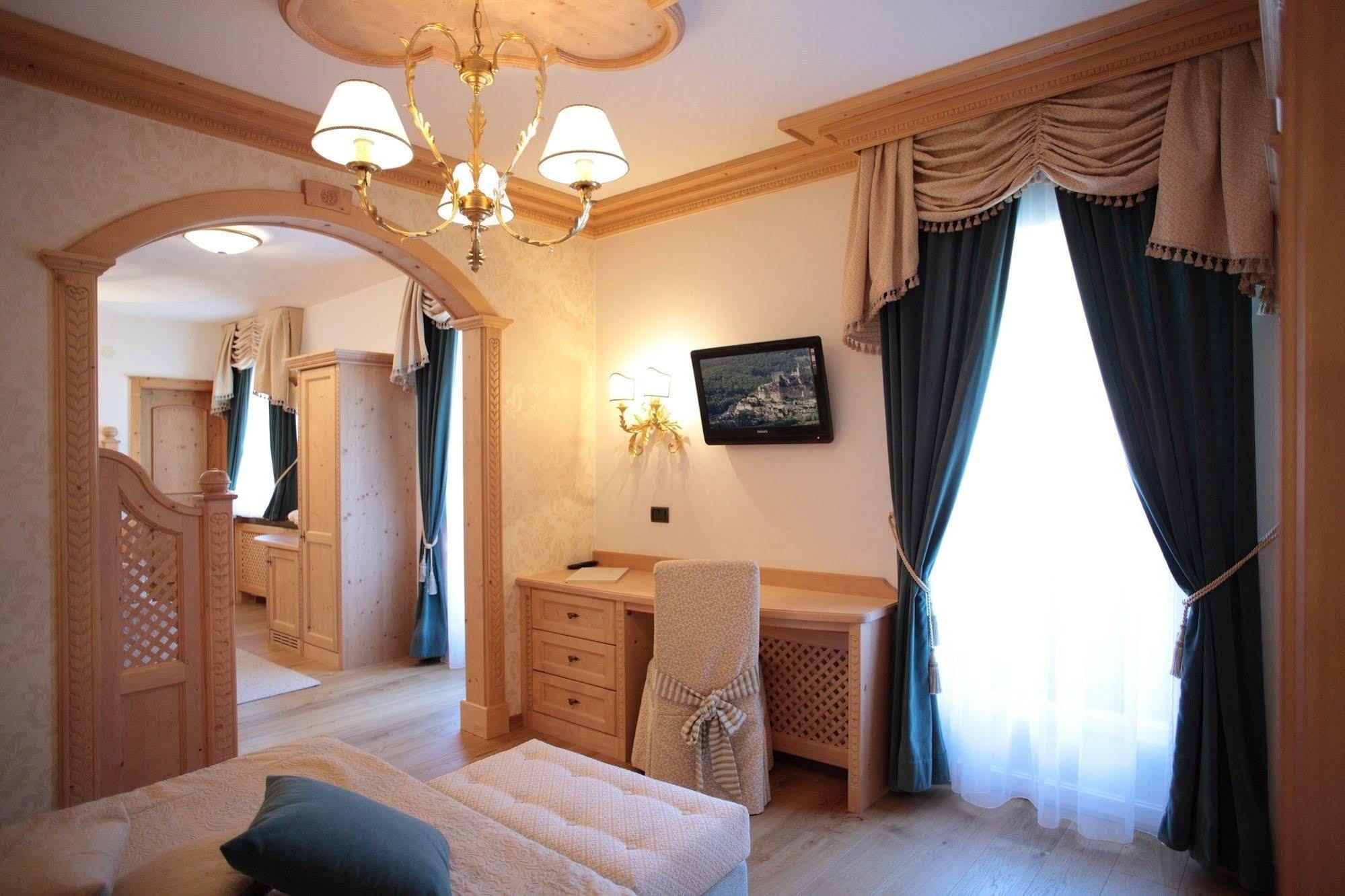 Hotel Colbricon Beauty & Relax San Martino Di Castrozza Exterior photo